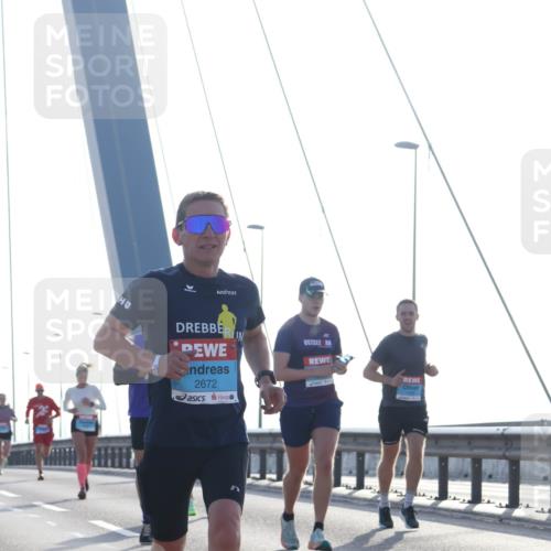03.10.2026 - Köhlbrandbrückenlauf Tim E. http://msf.ph/oto/10609087 03.10.2026 09:22:43 Position 1 2672 meine-sportfotos.de