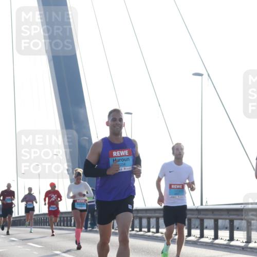 03.10.2026 - Köhlbrandbrückenlauf Tim E. http://msf.ph/oto/10609104 03.10.2026 09:22:45 Position 1 2258 meine-sportfotos.de