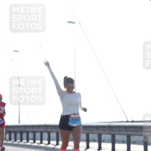 03.10.2026 - Köhlbrandbrückenlauf Tim E. http://msf.ph/oto/10609125 03.10.2026 09:22:48 Position 1  meine-sportfotos.de