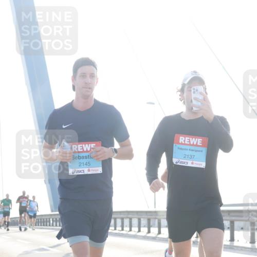 03.10.2026 - Köhlbrandbrückenlauf Tim E. http://msf.ph/oto/10609275 03.10.2026 09:23:05 Position 1 2145, 2137 meine-sportfotos.de