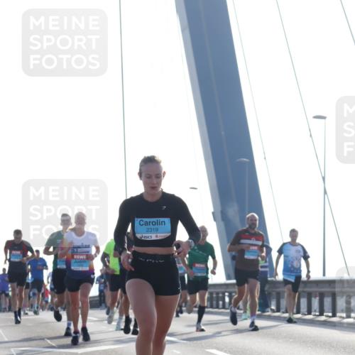03.10.2026 - Köhlbrandbrückenlauf Tim E. http://msf.ph/oto/10609280 03.10.2026 09:23:09 Position 1 79, 3, 2319 meine-sportfotos.de