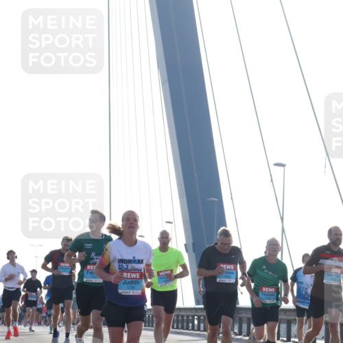 03.10.2026 - Köhlbrandbrückenlauf Tim E. http://msf.ph/oto/10609315 03.10.2026 09:23:12 Position 1 1359, 70, 3, 1298, 2344 meine-sportfotos.de