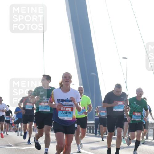 03.10.2026 - Köhlbrandbrückenlauf Tim E. http://msf.ph/oto/10609324 03.10.2026 09:23:13 Position 1 1359, 1298, 2344 meine-sportfotos.de