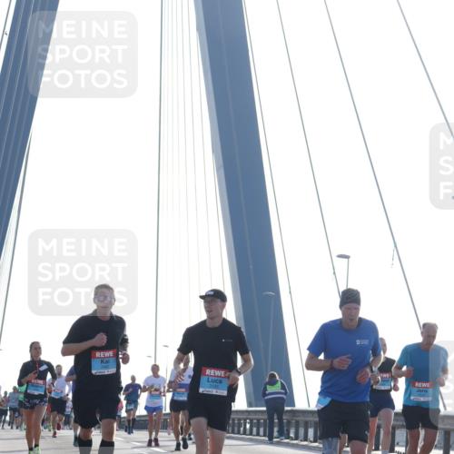 03.10.2026 - Köhlbrandbrückenlauf Tim E. http://msf.ph/oto/10609417 03.10.2026 09:23:23 Position 1 3185 meine-sportfotos.de
