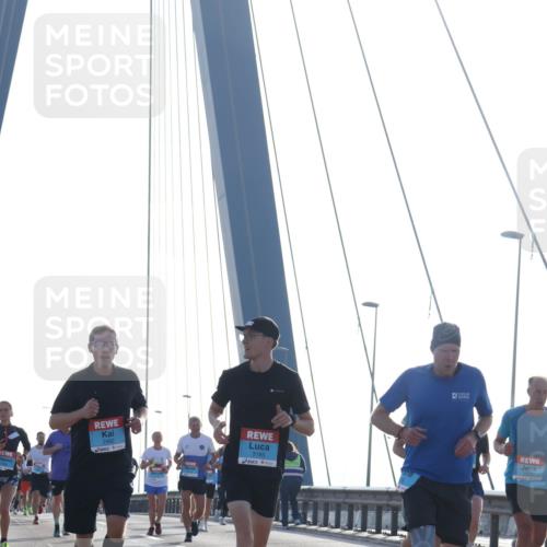 03.10.2026 - Köhlbrandbrückenlauf Tim E. http://msf.ph/oto/10609430 03.10.2026 09:23:24 Position 1 2462, 3185 meine-sportfotos.de