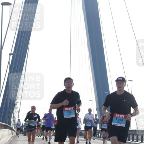 03.10.2026 - Köhlbrandbrückenlauf Tim E. http://msf.ph/oto/10609444 03.10.2026 09:23:24 Position 1 2462, 3185 meine-sportfotos.de