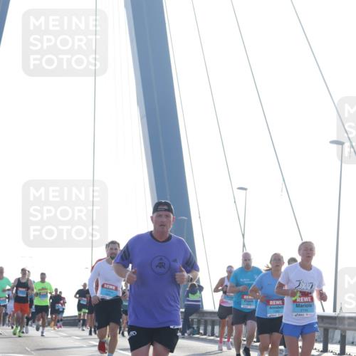 03.10.2026 - Köhlbrandbrückenlauf Tim E. http://msf.ph/oto/10609505 03.10.2026 09:23:30 Position 1 2144 meine-sportfotos.de