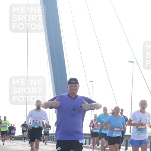 03.10.2026 - Köhlbrandbrückenlauf Tim E. http://msf.ph/oto/10609518 03.10.2026 09:23:31 Position 1 1267, 2144 meine-sportfotos.de
