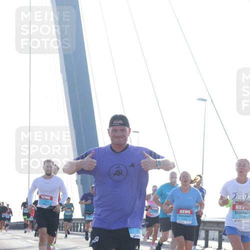 03.10.2026 - Köhlbrandbrückenlauf Tim E. http://msf.ph/oto/10609523 03.10.2026 09:23:31 Position 1 20, 1267, 2144 meine-sportfotos.de