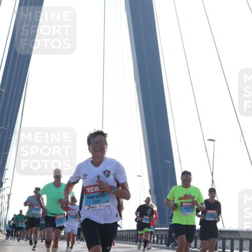 03.10.2026 - Köhlbrandbrückenlauf Tim E. http://msf.ph/oto/10609579 03.10.2026 09:23:37 Position 1 2394, 1878 meine-sportfotos.de