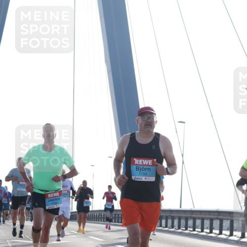 03.10.2026 - Köhlbrandbrückenlauf Tim E. http://msf.ph/oto/10609604 03.10.2026 09:23:39 Position 1 1152, 2163 meine-sportfotos.de