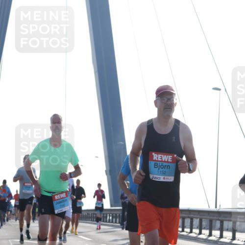 03.10.2026 - Köhlbrandbrückenlauf Tim E. http://msf.ph/oto/10609617 03.10.2026 09:23:40 Position 1 2163, 1152 meine-sportfotos.de