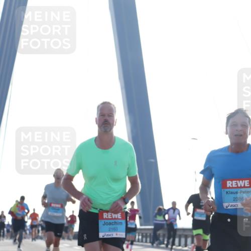 03.10.2026 - Köhlbrandbrückenlauf Tim E. http://msf.ph/oto/10609633 03.10.2026 09:23:41 Position 1 2163, 2386 meine-sportfotos.de