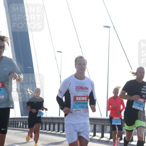 03.10.2026 - Köhlbrandbrückenlauf Tim E. http://msf.ph/oto/10609663 03.10.2026 09:23:44 Position 1 1475, 1589 meine-sportfotos.de