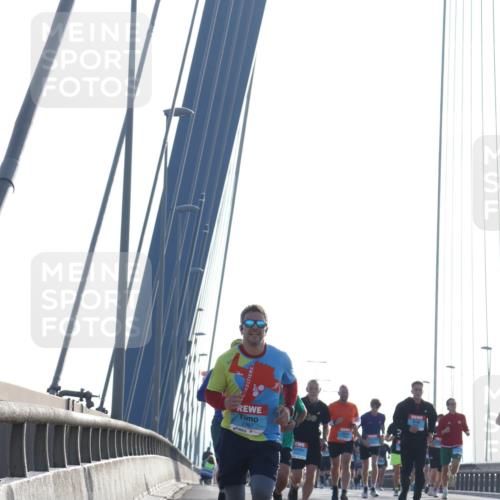03.10.2026 - Köhlbrandbrückenlauf Tim E. http://msf.ph/oto/10609679 03.10.2026 09:23:46 Position 1 2367 meine-sportfotos.de
