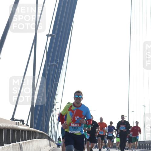 03.10.2026 - Köhlbrandbrückenlauf Tim E. http://msf.ph/oto/10609681 03.10.2026 09:23:47 Position 1 2367 meine-sportfotos.de