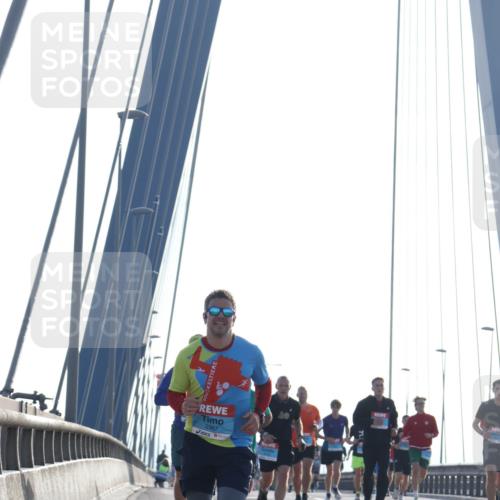 03.10.2026 - Köhlbrandbrückenlauf Tim E. http://msf.ph/oto/10609689 03.10.2026 09:23:47 Position 1 2367 meine-sportfotos.de