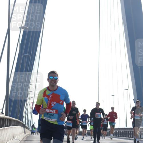 03.10.2026 - Köhlbrandbrückenlauf Tim E. http://msf.ph/oto/10609700 03.10.2026 09:23:48 Position 1 2367 meine-sportfotos.de