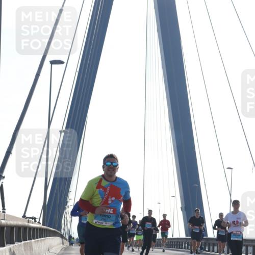 03.10.2026 - Köhlbrandbrückenlauf Tim E. http://msf.ph/oto/10609708 03.10.2026 09:23:49 Position 1 2367 meine-sportfotos.de