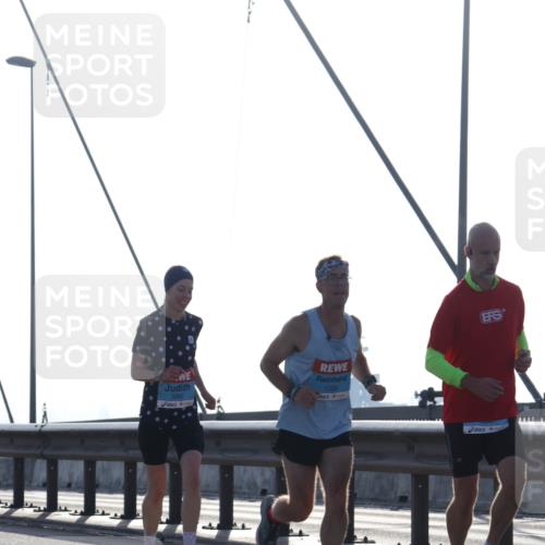 03.10.2026 - Köhlbrandbrückenlauf Tim E. http://msf.ph/oto/10609863 03.10.2026 09:24:05 Position 1 1226 meine-sportfotos.de