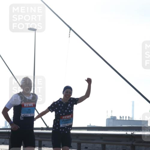 03.10.2026 - Köhlbrandbrückenlauf Tim E. http://msf.ph/oto/10609911 03.10.2026 09:24:07 Position 1 3797, 2262 meine-sportfotos.de