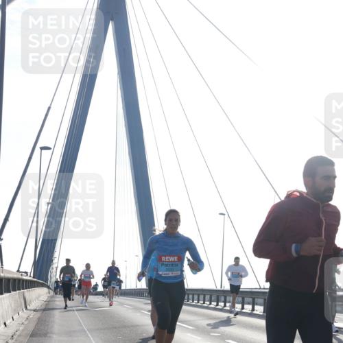 03.10.2026 - Köhlbrandbrückenlauf Tim E. http://msf.ph/oto/10609982 03.10.2026 09:24:13 Position 1 2533 meine-sportfotos.de