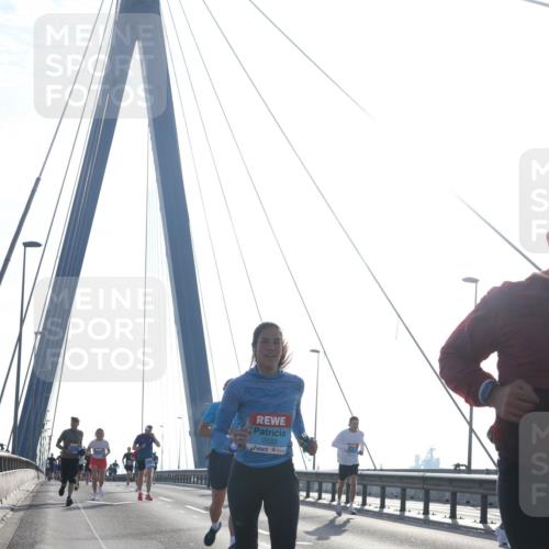 03.10.2026 - Köhlbrandbrückenlauf Tim E. http://msf.ph/oto/10609988 03.10.2026 09:24:13 Position 1 2533 meine-sportfotos.de