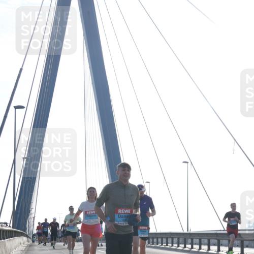 03.10.2026 - Köhlbrandbrückenlauf Tim E. http://msf.ph/oto/10610036 03.10.2026 09:24:18 Position 1 1646 meine-sportfotos.de