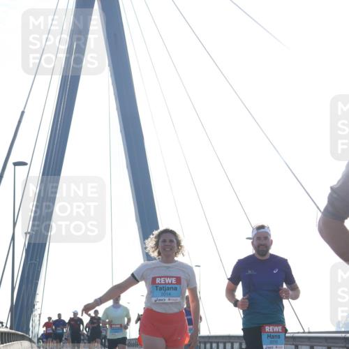 03.10.2026 - Köhlbrandbrückenlauf Tim E. http://msf.ph/oto/10610061 03.10.2026 09:24:20 Position 1 2014, 2270 meine-sportfotos.de