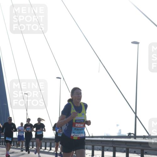 03.10.2026 - Köhlbrandbrückenlauf Tim E. http://msf.ph/oto/10610253 03.10.2026 09:24:42 Position 1 1343 meine-sportfotos.de