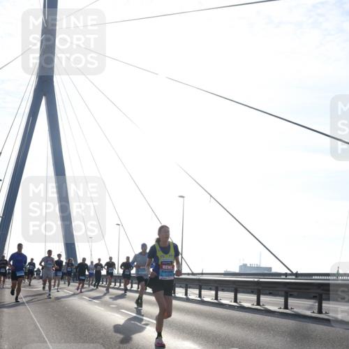 03.10.2026 - Köhlbrandbrückenlauf Tim E. http://msf.ph/oto/10610258 03.10.2026 09:24:42 Position 1 1343 meine-sportfotos.de