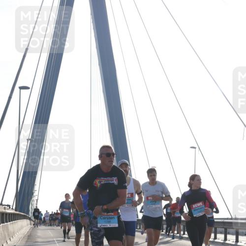 03.10.2026 - Köhlbrandbrückenlauf Tim E. http://msf.ph/oto/10610388 03.10.2026 09:24:53 Position 1 1786, 361, 2297 meine-sportfotos.de