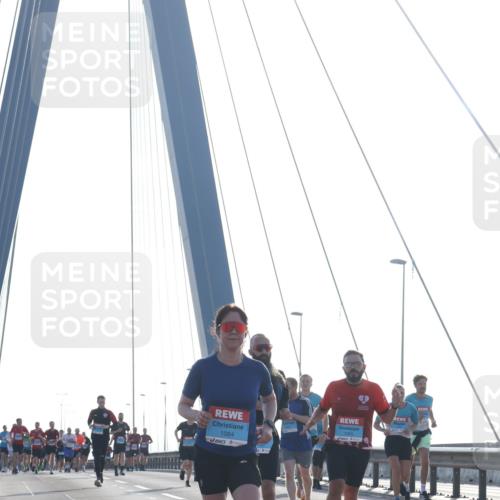 03.10.2026 - Köhlbrandbrückenlauf Tim E. http://msf.ph/oto/10610440 03.10.2026 09:24:58 Position 1 1084, 1325 meine-sportfotos.de