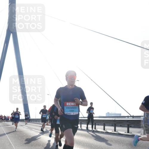 03.10.2026 - Köhlbrandbrückenlauf Tim E. http://msf.ph/oto/10610467 03.10.2026 09:24:59 Position 1 1084 meine-sportfotos.de