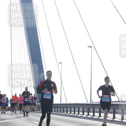 03.10.2026 - Köhlbrandbrückenlauf Tim E. http://msf.ph/oto/10610510 03.10.2026 09:25:04 Position 1 2185, 2345 meine-sportfotos.de