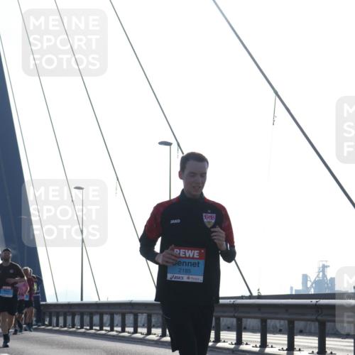 03.10.2026 - Köhlbrandbrückenlauf Tim E. http://msf.ph/oto/10610526 03.10.2026 09:25:06 Position 1 18, 2185 meine-sportfotos.de