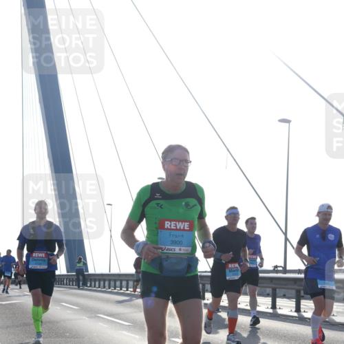 03.10.2026 - Köhlbrandbrückenlauf Tim E. http://msf.ph/oto/10610695 03.10.2026 09:25:21 Position 1 3900, 1 meine-sportfotos.de
