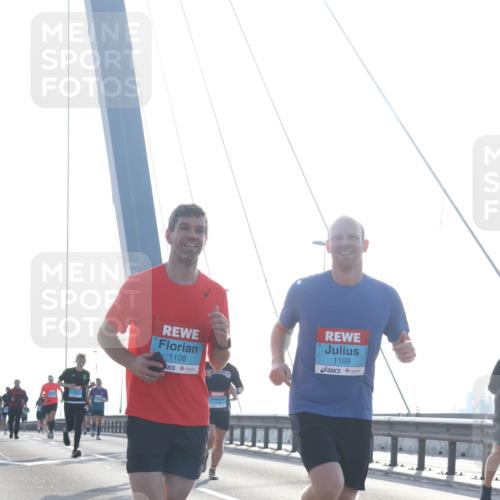 03.10.2026 - Köhlbrandbrückenlauf Tim E. http://msf.ph/oto/10610770 03.10.2026 09:25:32 Position 1 1108, 1109 meine-sportfotos.de