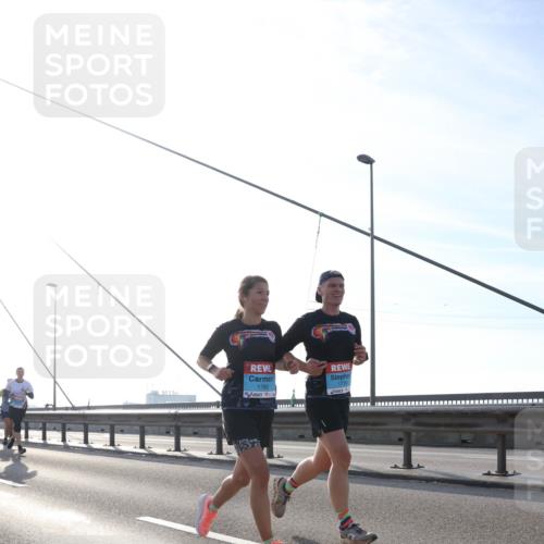 03.10.2026 - Köhlbrandbrückenlauf Tim E. http://msf.ph/oto/10610838 03.10.2026 09:25:37 Position 1 1780, 1776 meine-sportfotos.de