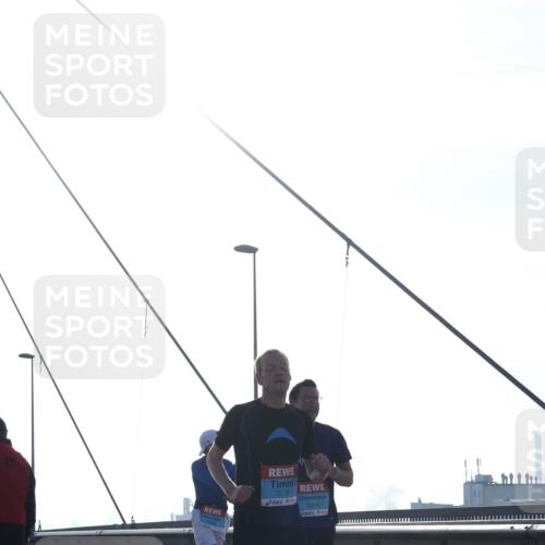 03.10.2026 - Köhlbrandbrückenlauf Tim E. http://msf.ph/oto/10610944 03.10.2026 09:26:01 Position 1 2576, 2019 meine-sportfotos.de