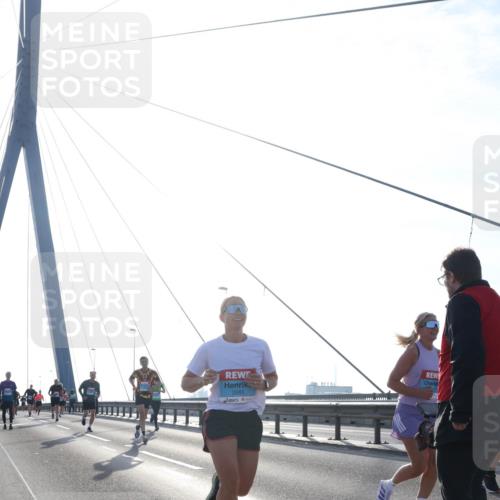 03.10.2026 - Köhlbrandbrückenlauf Tim E. http://msf.ph/oto/10611000 03.10.2026 09:26:09 Position 1 2665 meine-sportfotos.de