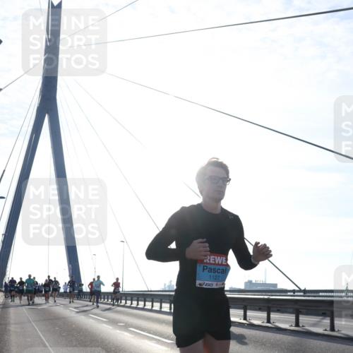 03.10.2026 - Köhlbrandbrückenlauf Tim E. http://msf.ph/oto/10611113 03.10.2026 09:26:25 Position 1 1127 meine-sportfotos.de