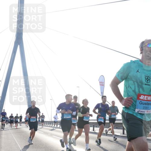03.10.2026 - Köhlbrandbrückenlauf Tim E. http://msf.ph/oto/10611132 03.10.2026 09:26:33 Position 1 2351 meine-sportfotos.de