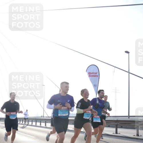 03.10.2026 - Köhlbrandbrückenlauf Tim E. http://msf.ph/oto/10611145 03.10.2026 09:26:34 Position 1 2264, 229, 3700 meine-sportfotos.de