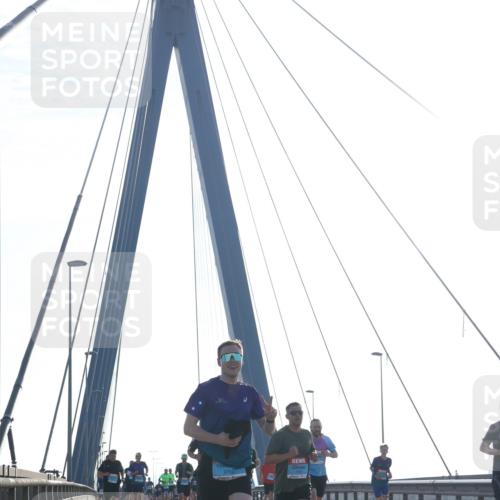 03.10.2026 - Köhlbrandbrückenlauf Tim E. http://msf.ph/oto/10611162 03.10.2026 09:26:36 Position 1 3704 meine-sportfotos.de