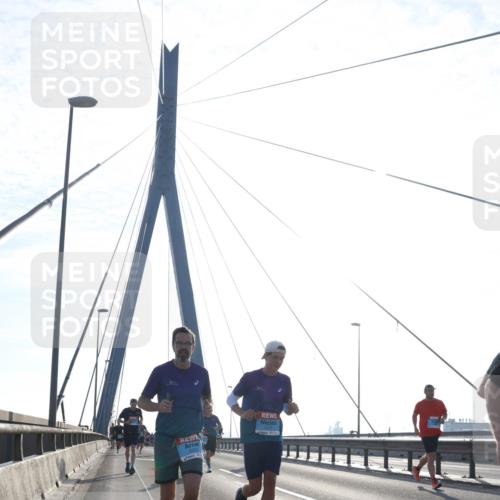 03.10.2026 - Köhlbrandbrückenlauf Tim E. http://msf.ph/oto/10611279 03.10.2026 09:26:45 Position 1  meine-sportfotos.de