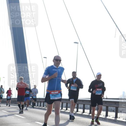 03.10.2026 - Köhlbrandbrückenlauf Tim E. http://msf.ph/oto/10611427 03.10.2026 09:27:00 Position 1 2484, 2419 meine-sportfotos.de