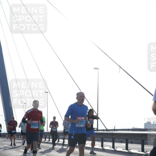 03.10.2026 - Köhlbrandbrückenlauf Tim E. http://msf.ph/oto/10611493 03.10.2026 09:27:07 Position 1 1554, 2417 meine-sportfotos.de