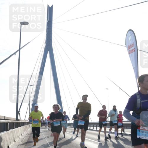 03.10.2026 - Köhlbrandbrückenlauf Tim E. http://msf.ph/oto/10611553 03.10.2026 09:27:12 Position 1 1448 meine-sportfotos.de