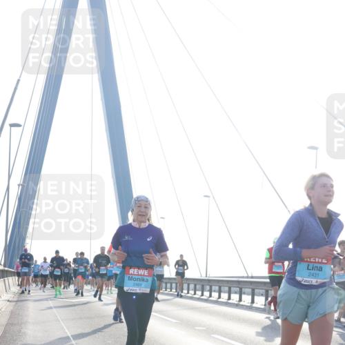 03.10.2026 - Köhlbrandbrückenlauf Tim E. http://msf.ph/oto/10611588 03.10.2026 09:27:14 Position 1 2469, 2431 meine-sportfotos.de
